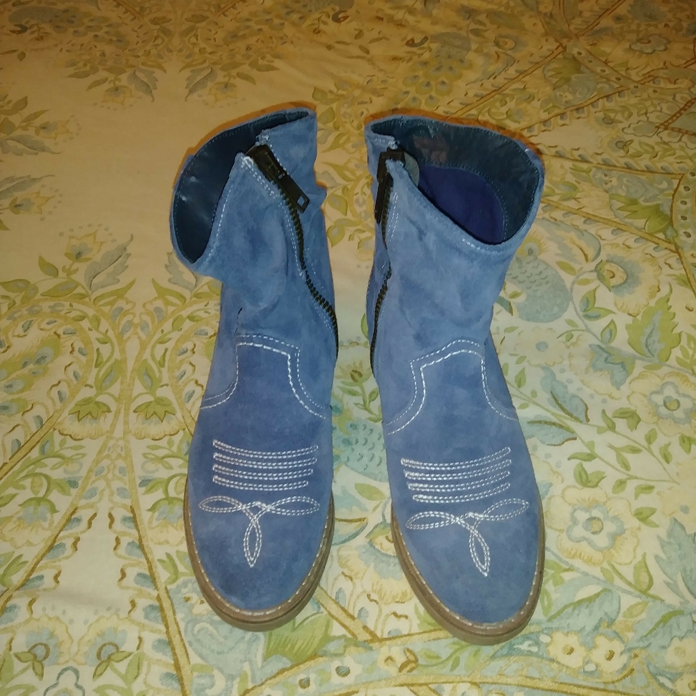 Sundance Ladies Leather Blue Suede Boots